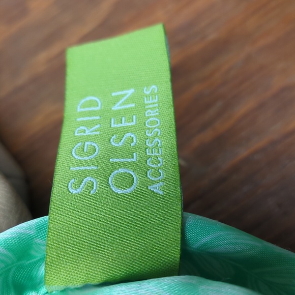 Sigrid Olsen Beige Pebbled LEATHER Shoulder Bag, Spacious - Picture 10 of 16